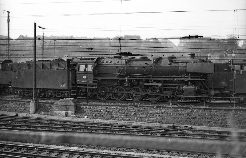 44 1325; Bw Wuppertal Vohwinkel