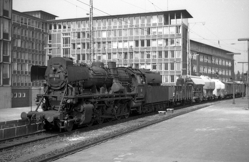 50 4031, vor Güterzug; Bf Münster Hbf