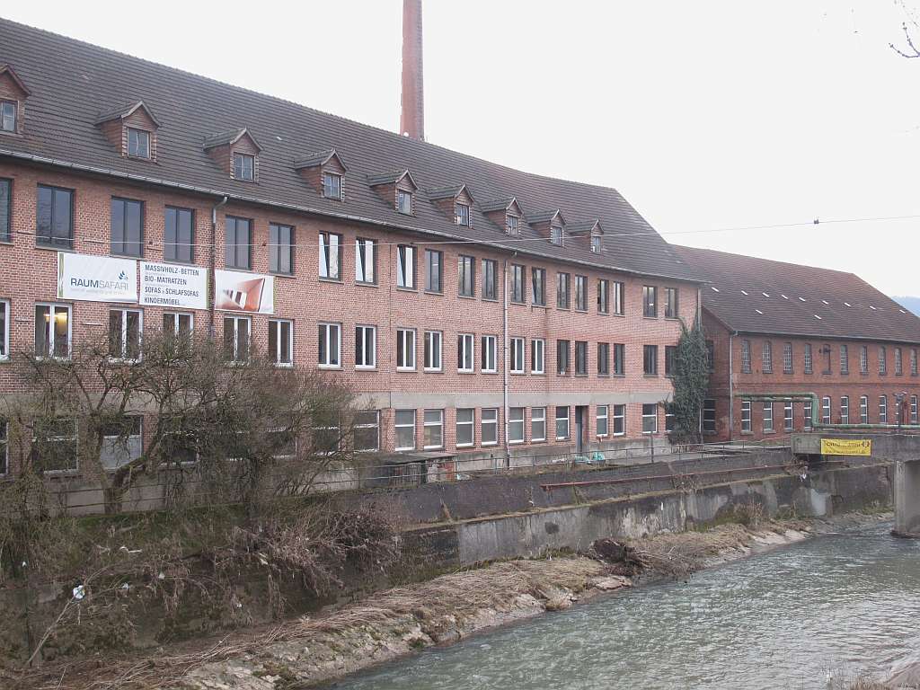 Fabrik-Ansicht von der Rems