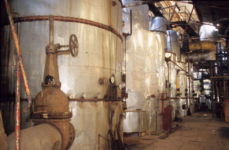 Pabrik Gula Olean: Verdampfstation; links vorn
