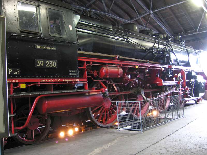 Dampflokomotive: Ansicht von rechts hinten, ohne Tender