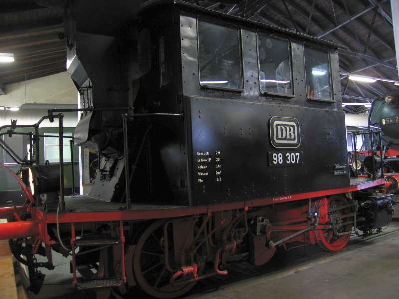 Dampflokomotive: Ansicht von rechts hinten