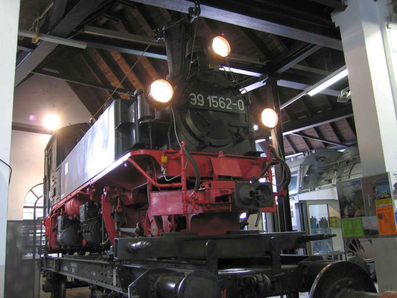 Dampflokomotive: Auf Transportfahrzeug, Ansicht von rechts