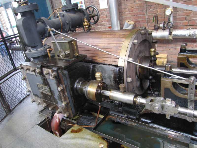 Dampfmaschine: Zylinder und Schieberkasten