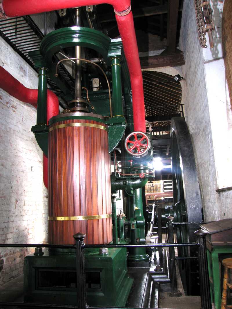 Dampfmaschine: Zylinder-Seite