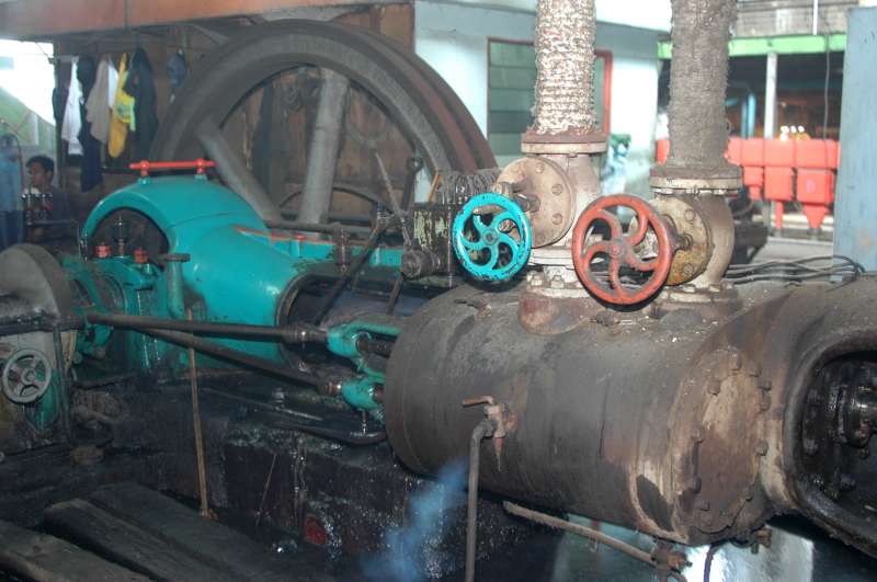 Dampfpumpe: nur Dampfmaschine (Zylinder rechts)