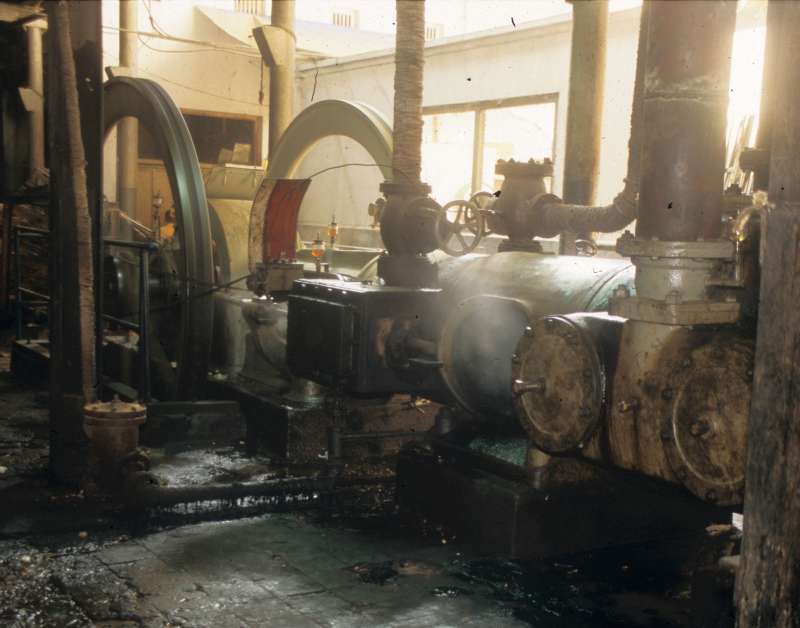 Dampfpumpe: Pumpzylinder rechts im Vordergund