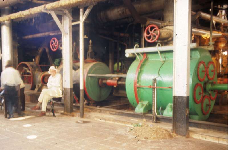 Dampfpumpe: Pumpzylinder rechts vorn