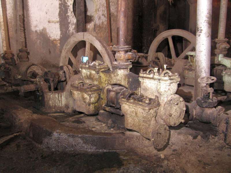 Dampfpumpe: Pumpzylinder vorn rechts