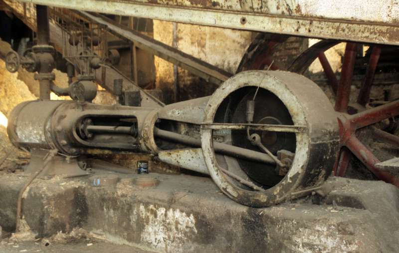 Dampfmaschine: Maschinen-Außenseite, Kurbel vorn rechts