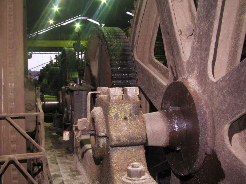 Dampfmaschine: Mühlengetriebe, Schwungradkranz links