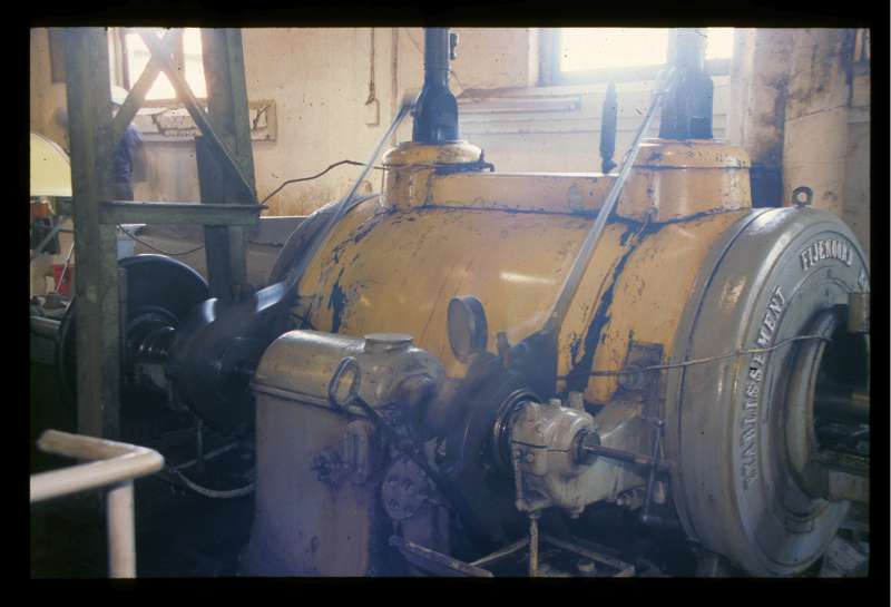 Dampfmaschine: Zylinderinnenseite mit Regler, von hinten