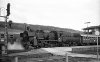 Dampflokomotive: 38 2307, Lok drück Zug zurück; Bf Trier Hbf